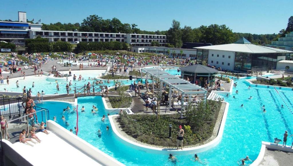 Ronneby Brunnspark Vandrarhem Och B&B Exterior foto